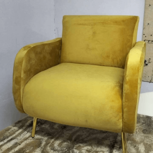 Sillón de gamusa amarilla