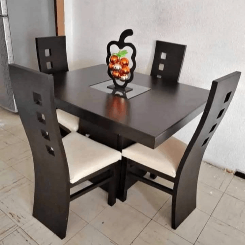 Comedor pequeño negro