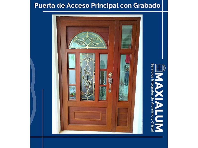 Puerta de Acceso Principal con Grabado México