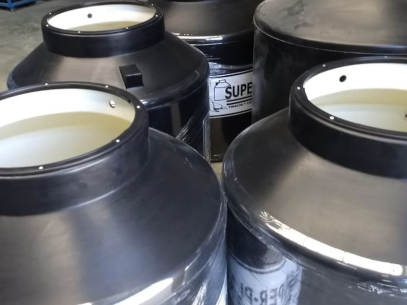 Cisterna 300 lts negro Suplast México