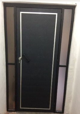 Puerta de Aluminio Negra México