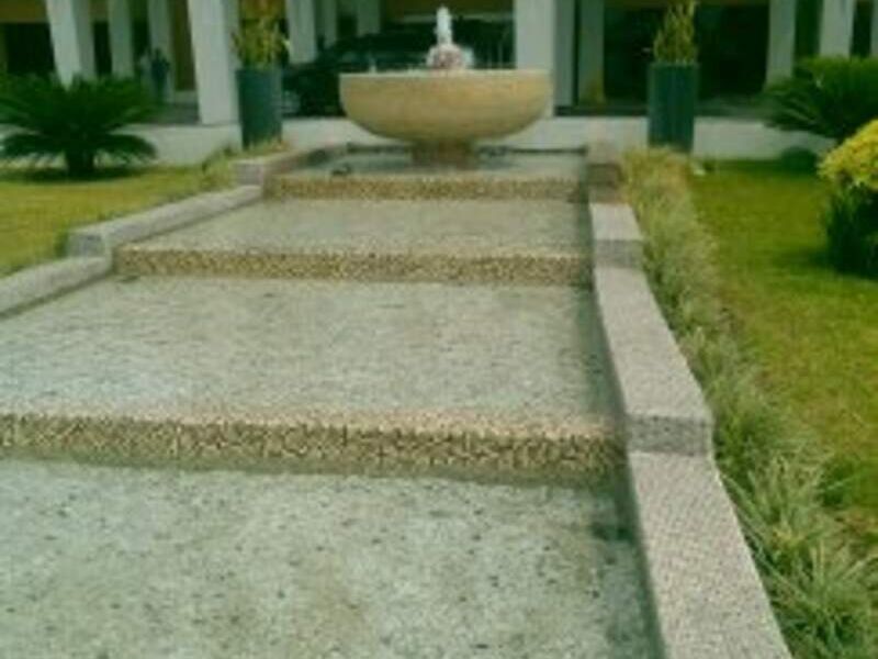 Gradas de Granito I Oliman Marmol México