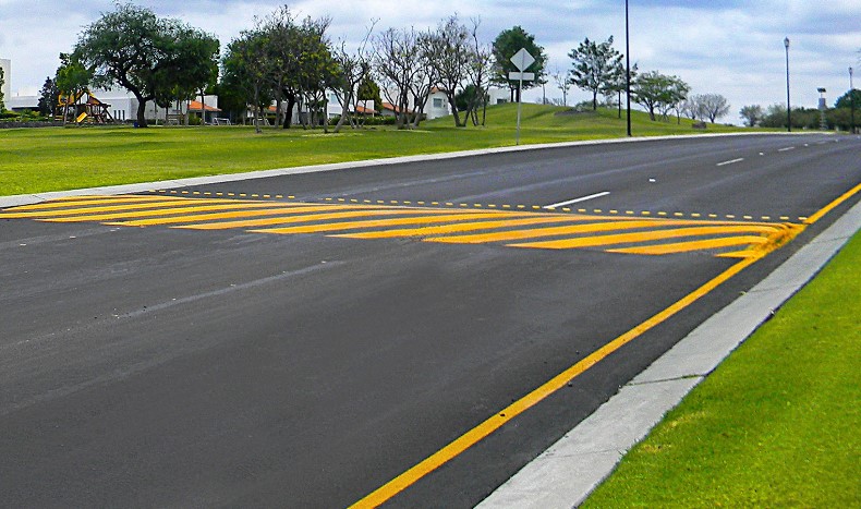 Construcción y mantenimiento de vias publicas y calles Mexico