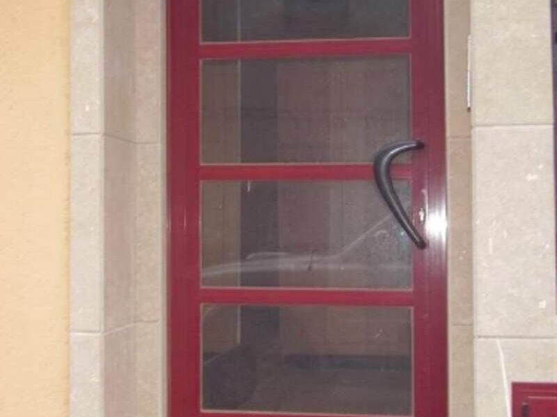 PUERTA DE ALUMINIO ROJA NAUCALPAN DE JUAREZ