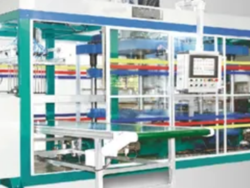 MAQUINA DE TERMOFORMADO PLASTICO AUTOMATIZADA