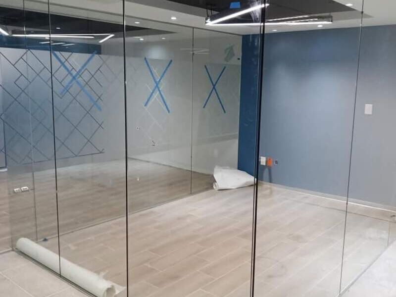 CABINA DE VIDRIO TEMPLADO 2  CDMX