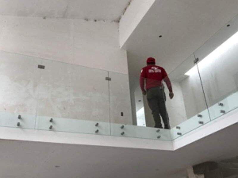 Barandal vidrio templado de 10 mm México 