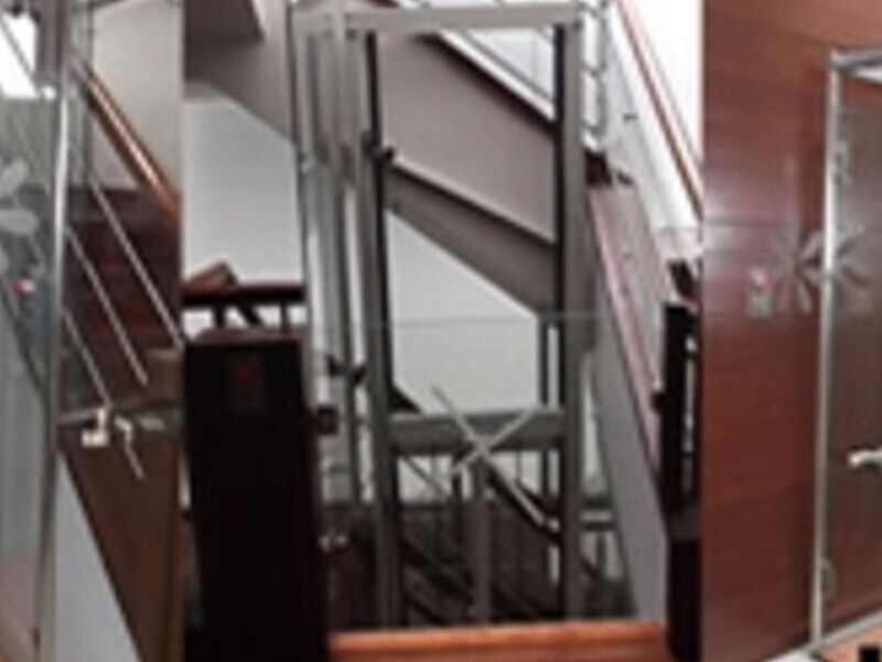 Elevador residencial de vidrio templado CDMX