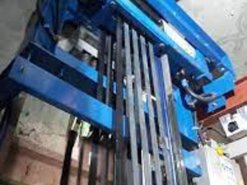 Elevador con máquina tractora en México