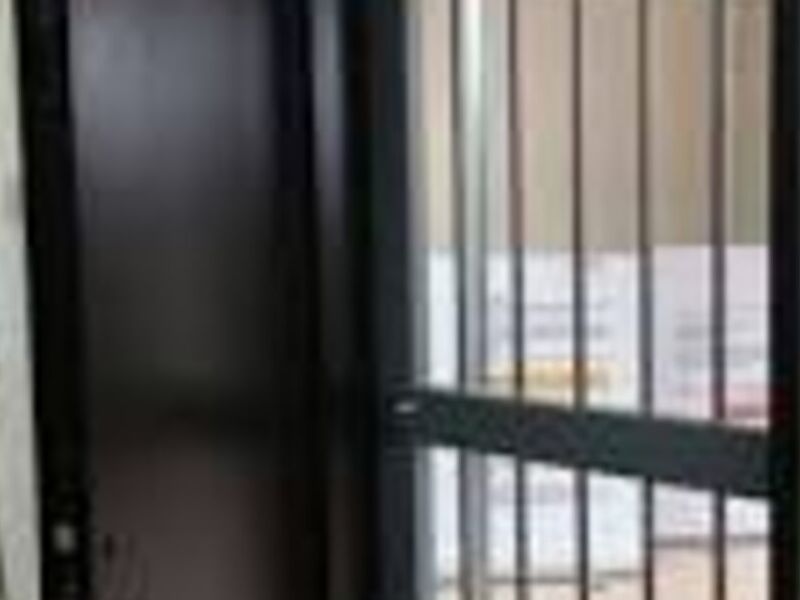 Puertas con pernos de Seguridad Monterrey