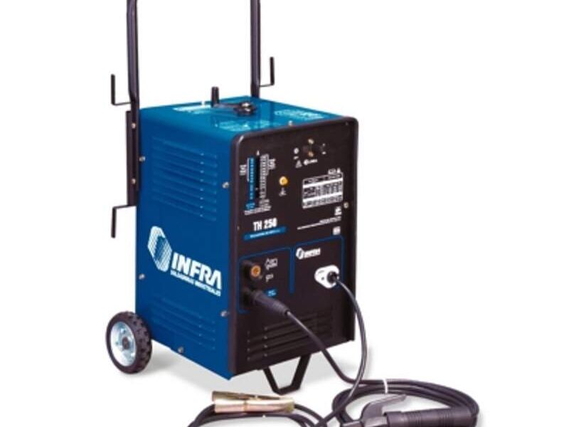 Soldadora con control mecánico TH 250