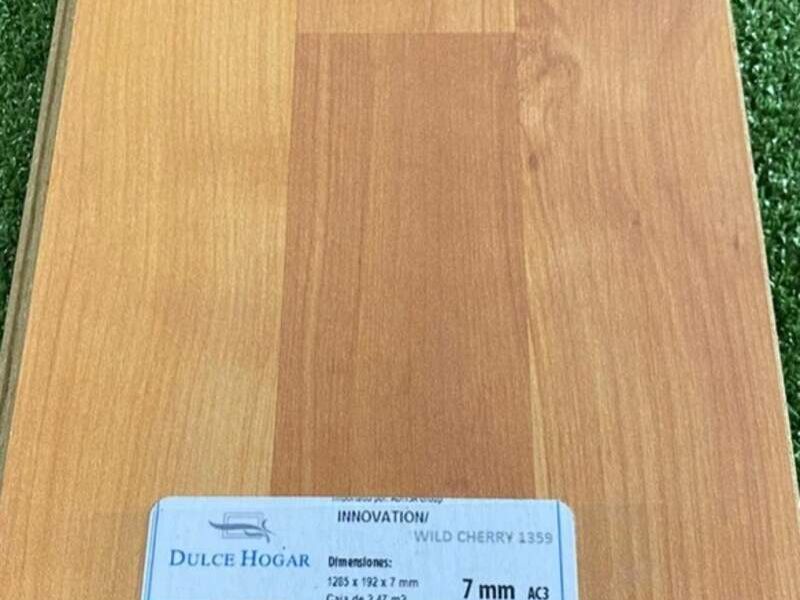 Piso laminado café/amarillo claro CDMX