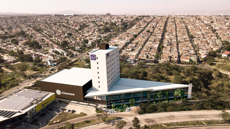 PLAZA URBANTA MIRADOR México TA CENTROS COMERCIALES