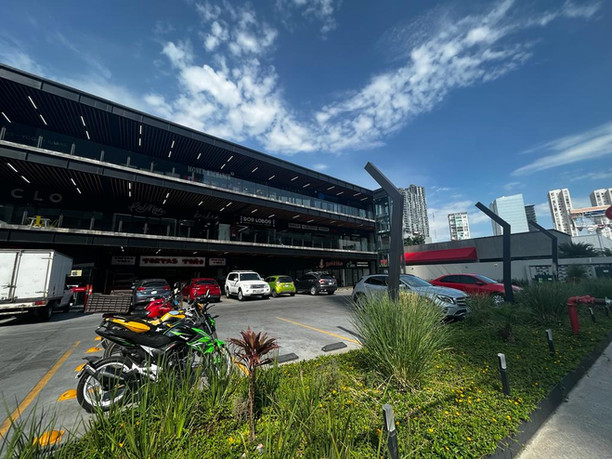 PLAZA URBANTA COLINAS México TA CENTROS COMERCIALES