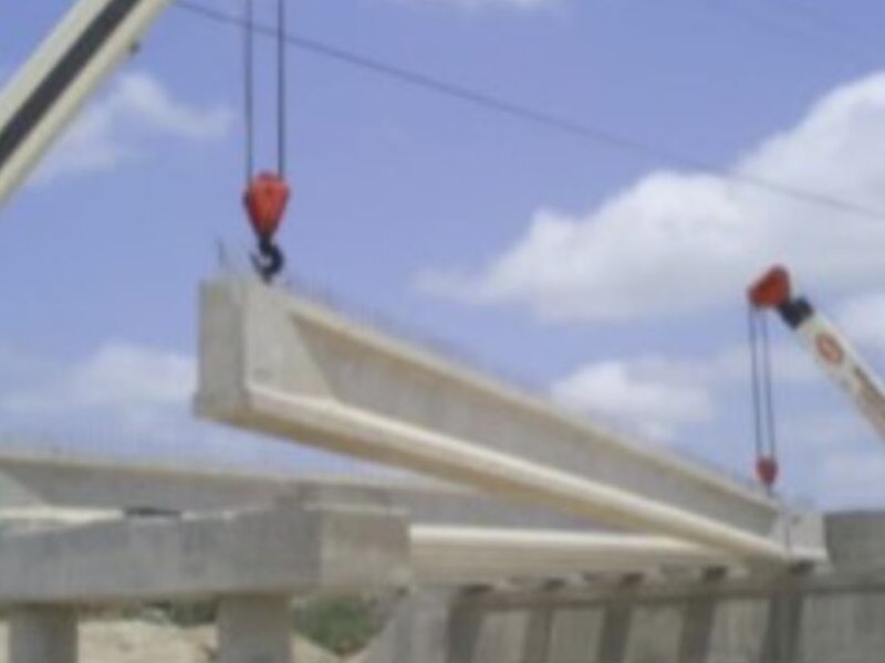 Montaje de trabes en Coahuila