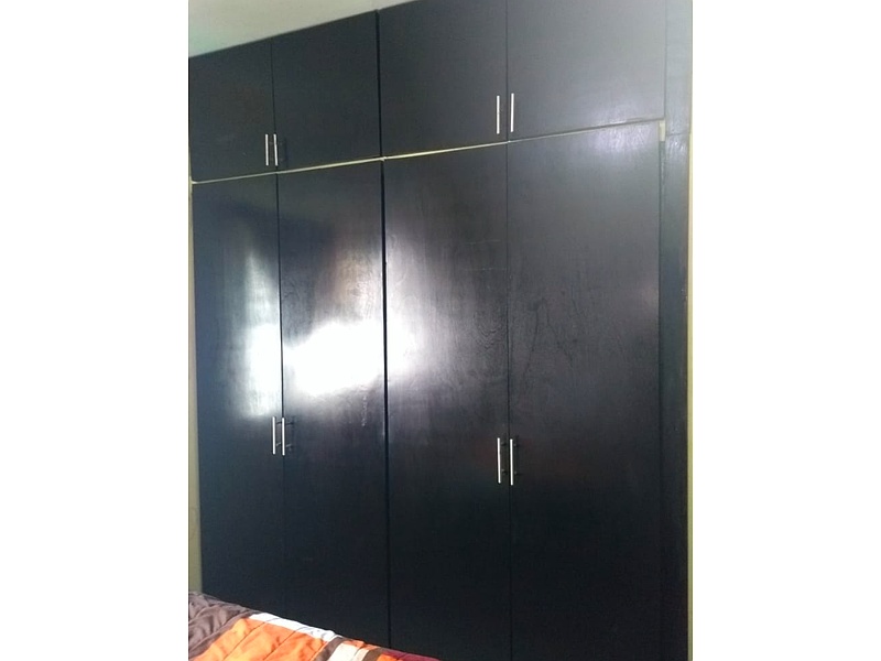 Armario para dormitorio negro Mexico Maderas Aserradas Tampico