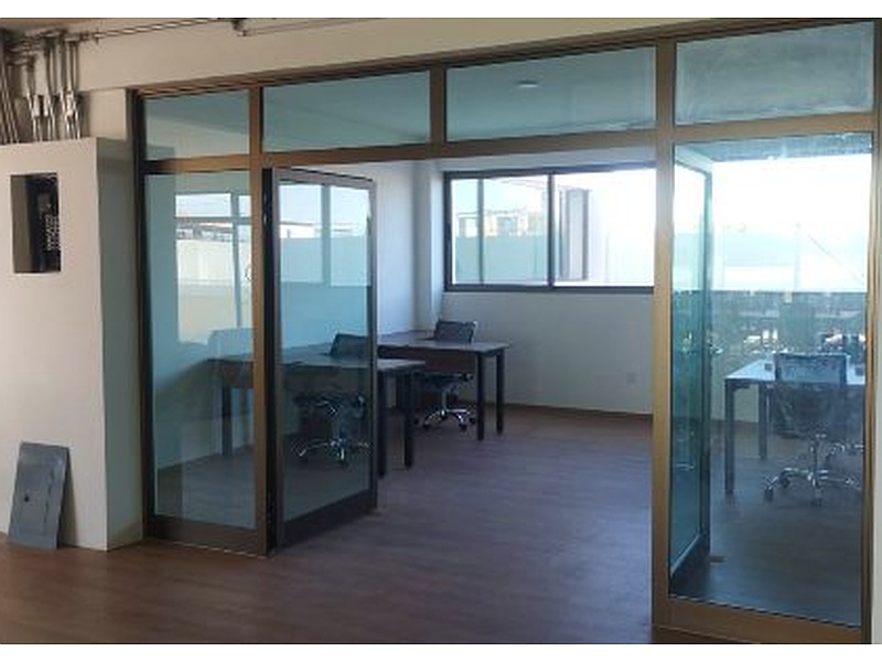 Estructura de aluminio para puertas de oficinas México Alutec Aluminio & Acero