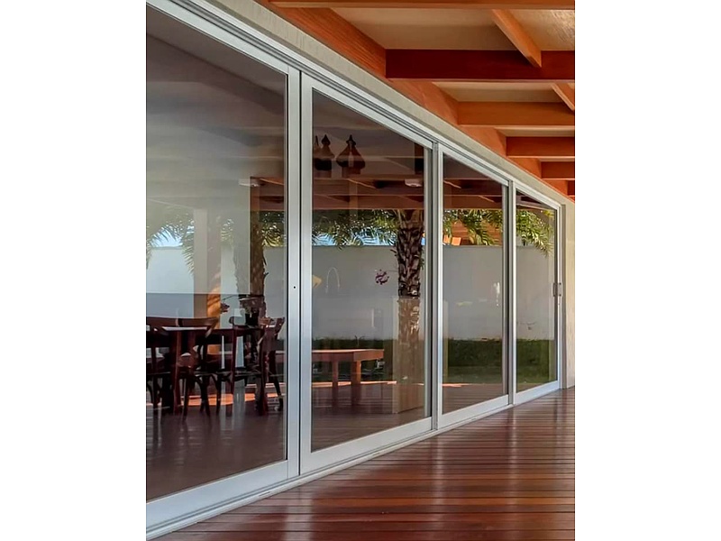Instalación de fachada de vidrio, Mexico