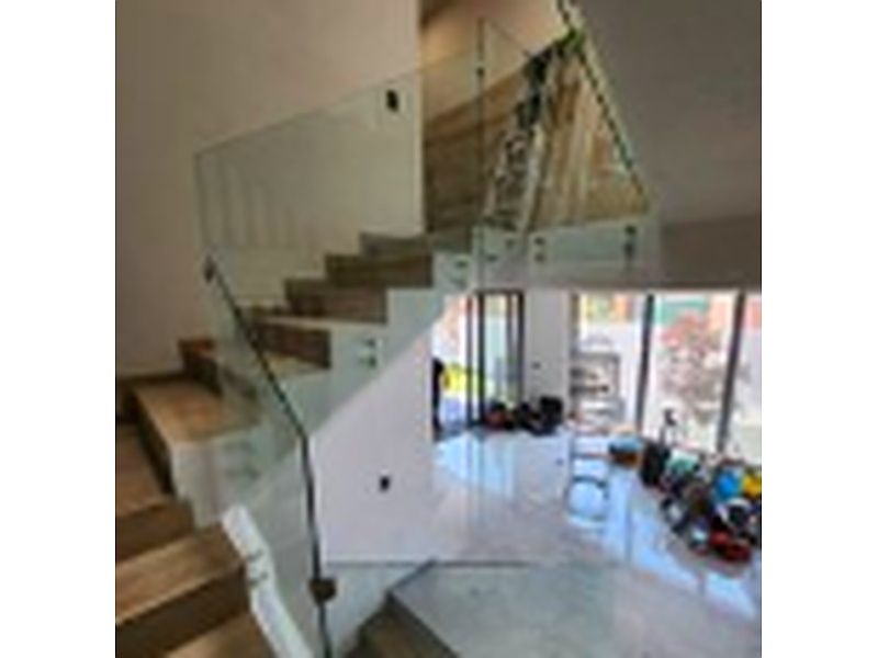 Pasamanos de aluminio en casa México COUNTRYALUM VENTANERIA DE ALUMINIO