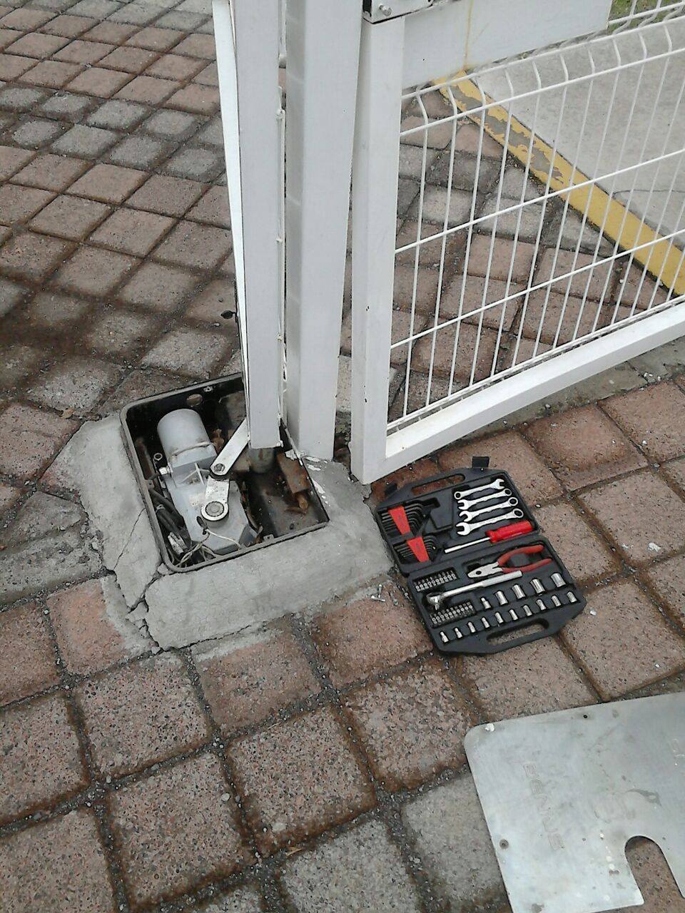  Operador oculto en el piso México ROLLER