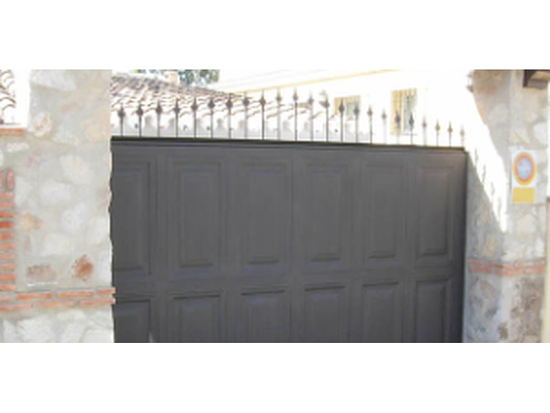 Puerta de corredora automatica para garage de residencias México Puertas Automáticas Dimo