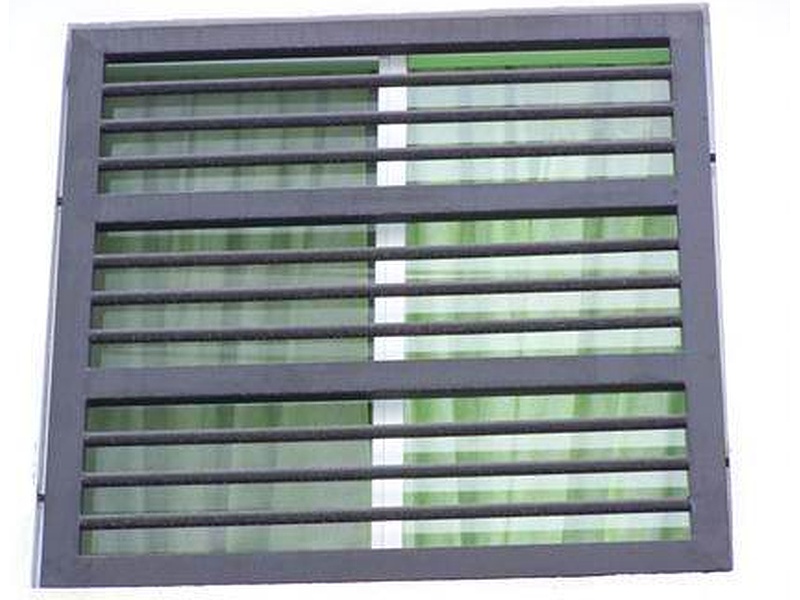 Ventana de Aluminio con Rejas México