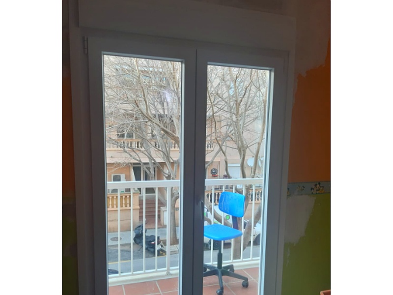 Puertas de aluminio decorativas para habitaciones México MAXIALUMINIO
