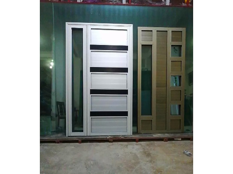 PUERTA DE ALUMINIO EXTERIOR CON VENTANAS MEXICO