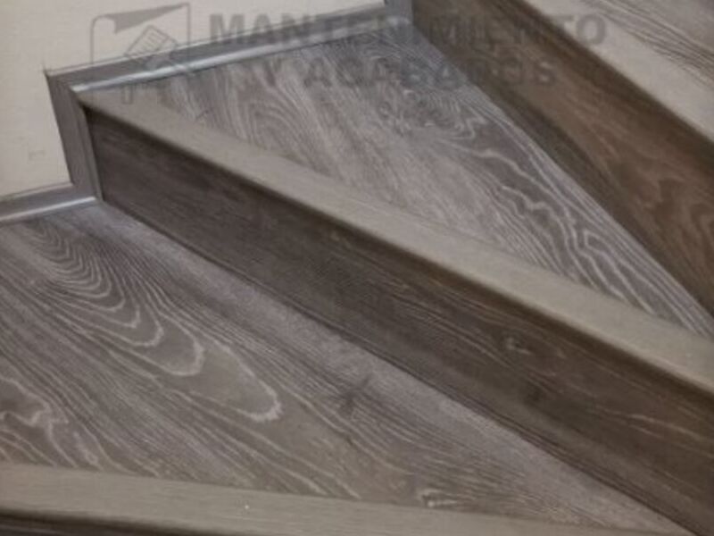 Piso Laminado de Escalera CDMX