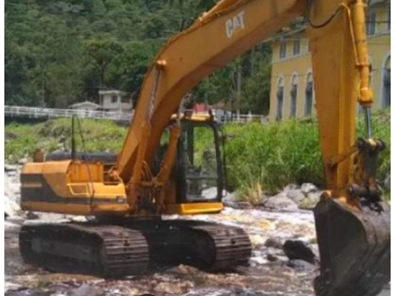 MOVIMIENTO DE MATERIAL CON TRANSPORTE PESADO