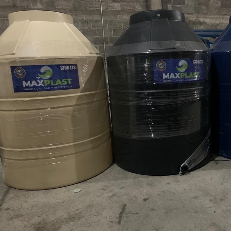 Tinacos y cisternas maxplast