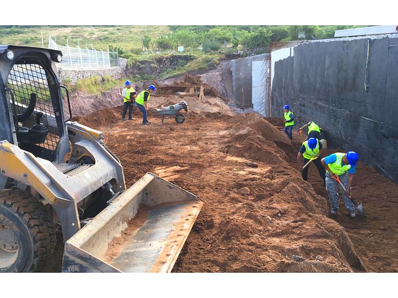 Trabajando en el Relleno de Zanjas México