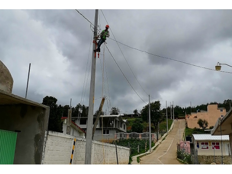 Instalación de luminarias México