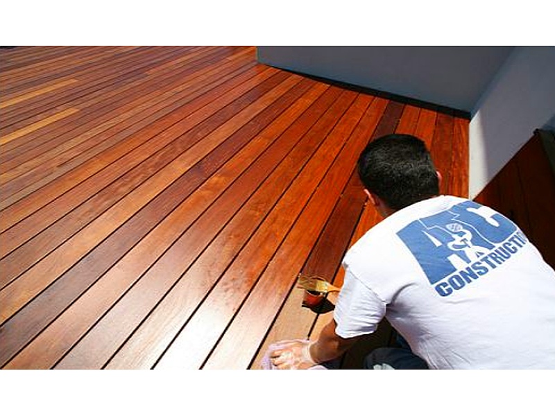 Instalación de pisos de madera para exterior de casas México ATC Construcción