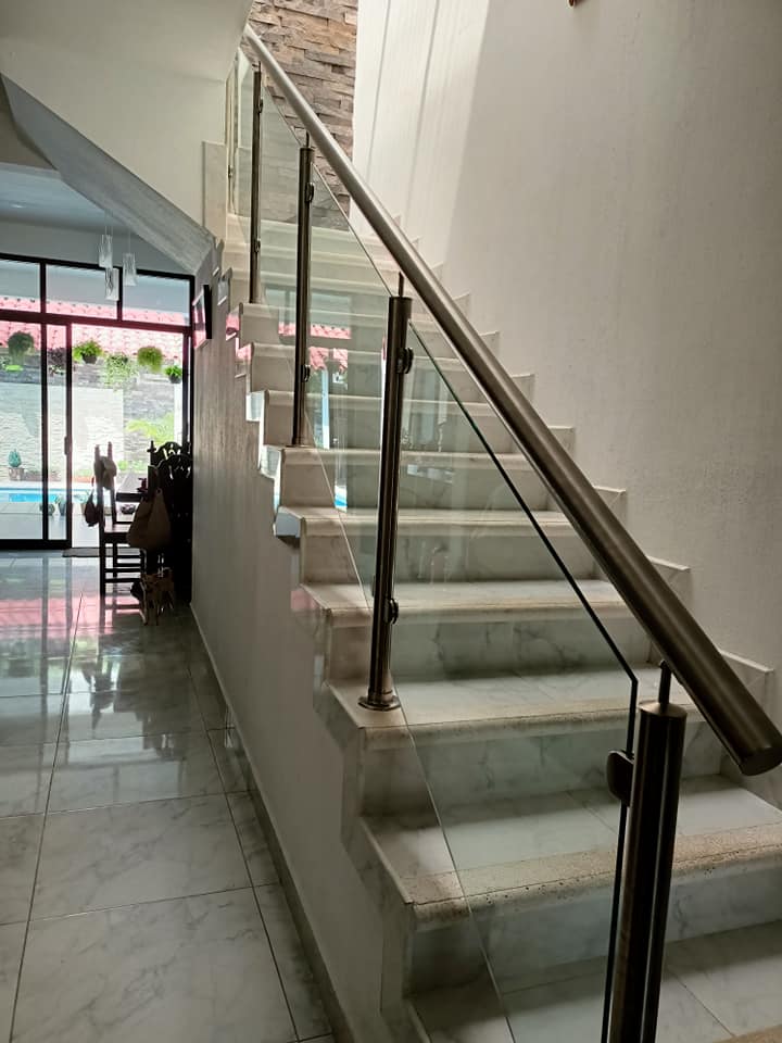 Pasamanos de Acero con Aluminio México