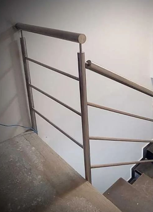Pasamanos Triple Mexico GJ aluminio y vidrio