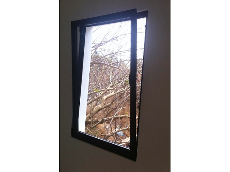 Ventana de Aluminio Negro México