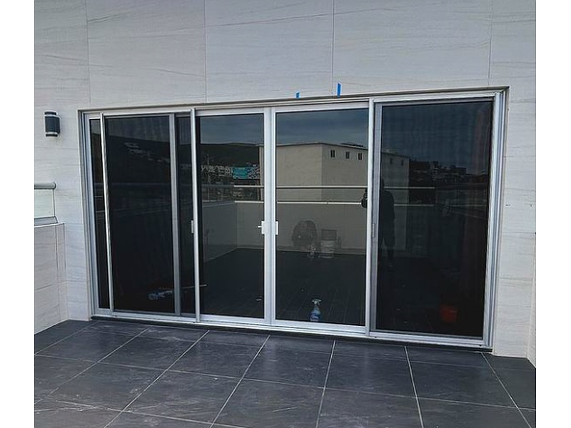 Puertas corredizas con acabado de vidrio México