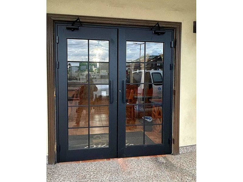 Puerta negra para entrada México