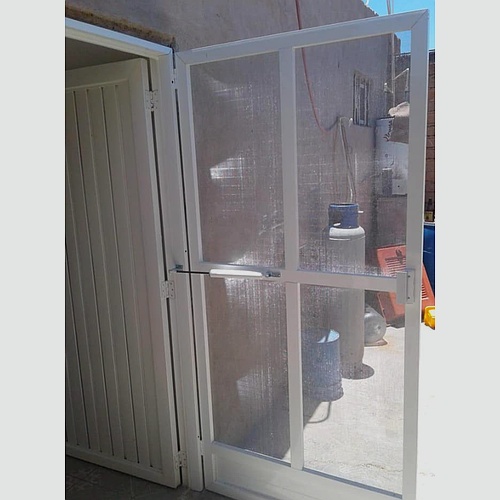 Puerta mosquitera aluminio México