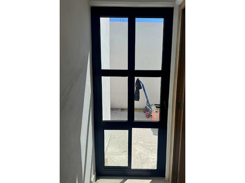 Puerta aluminio pesado Vidreria Alumann Mexico