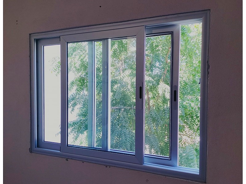 Ventana con vidrio insulado, México