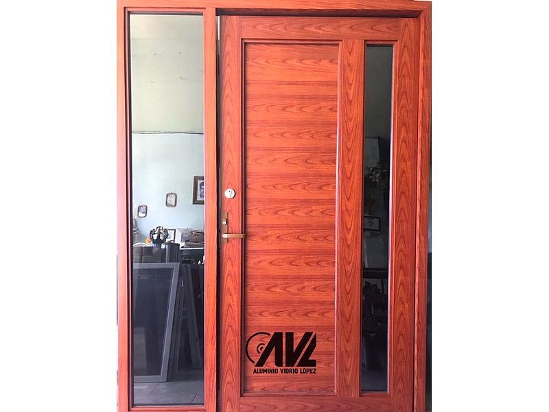 Puerta de aluminio tono madera Mexico Aluminio y Vidrio López