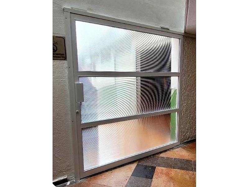 Puerta Con Vidrio Laminado México