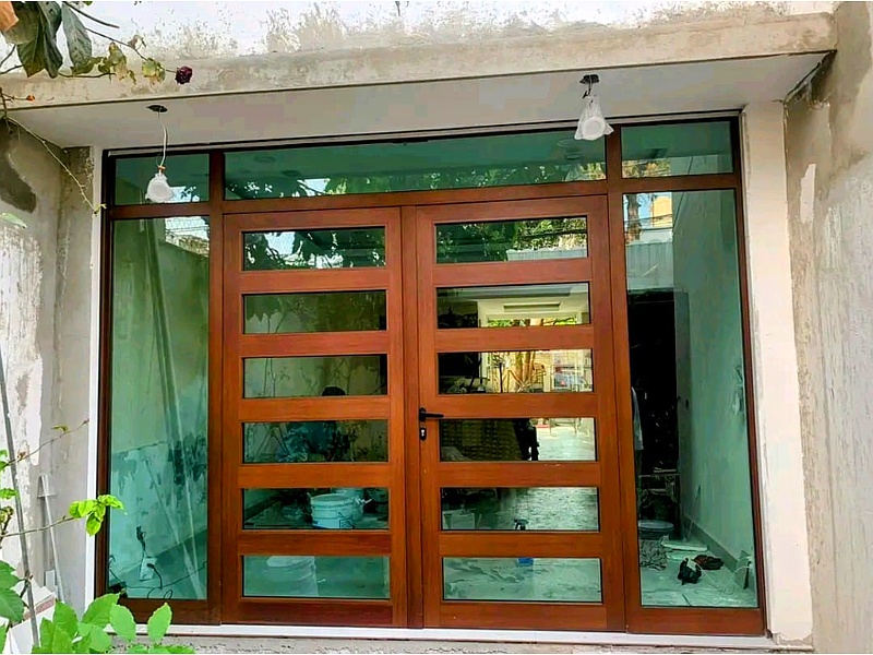 Puerta en MDF y cristal México