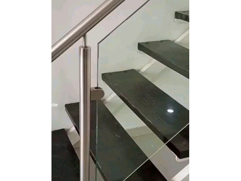 Pasamanos de aluminio con vidrio Mexico