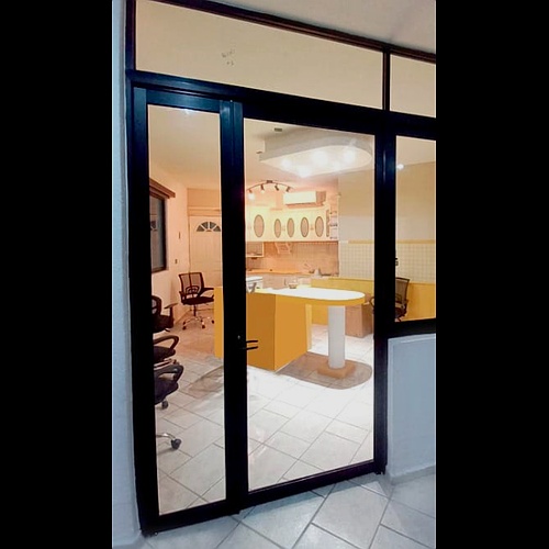 Puerta abatible con cristal claro, Mexico