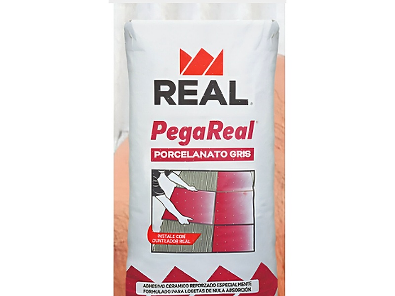 Pega Real Porcelanato Gris México.