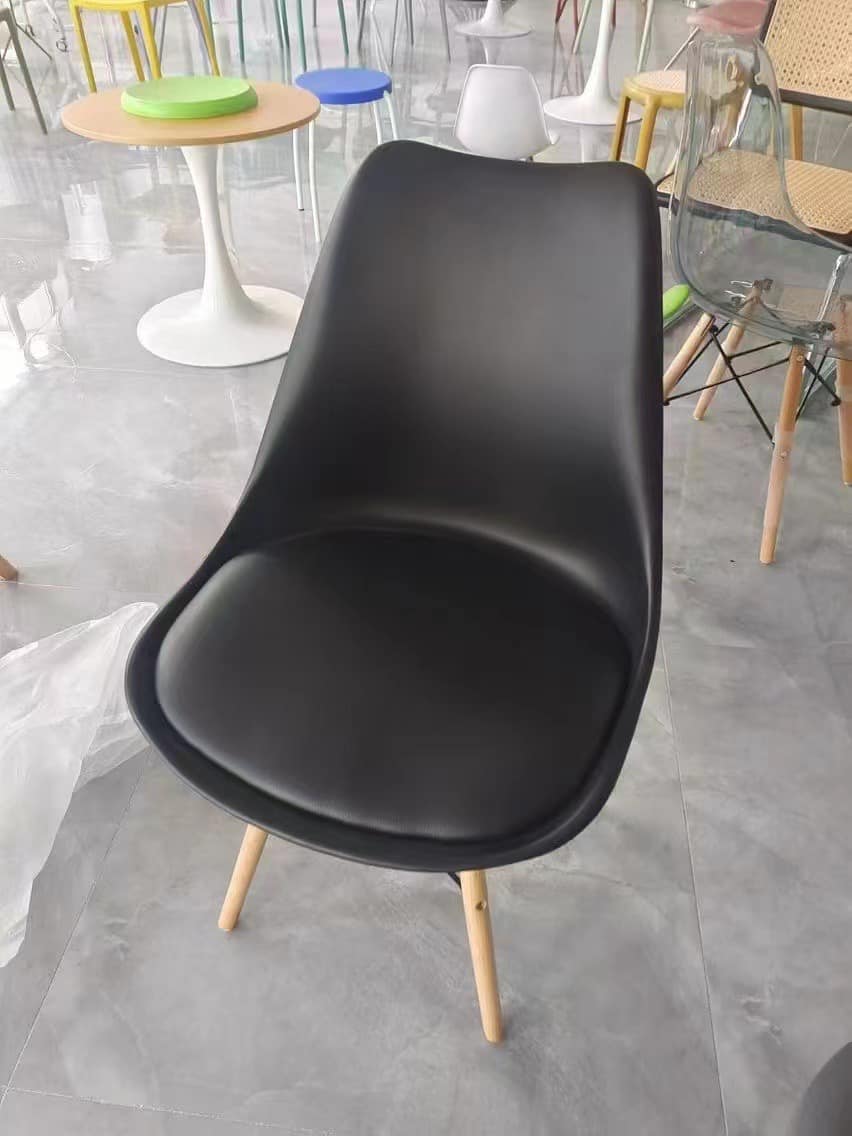 Silla moderna de madera y plastico Negra Mexico