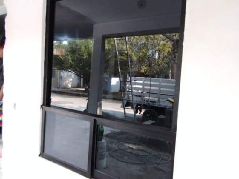 Ventana aluminio negro Juárez